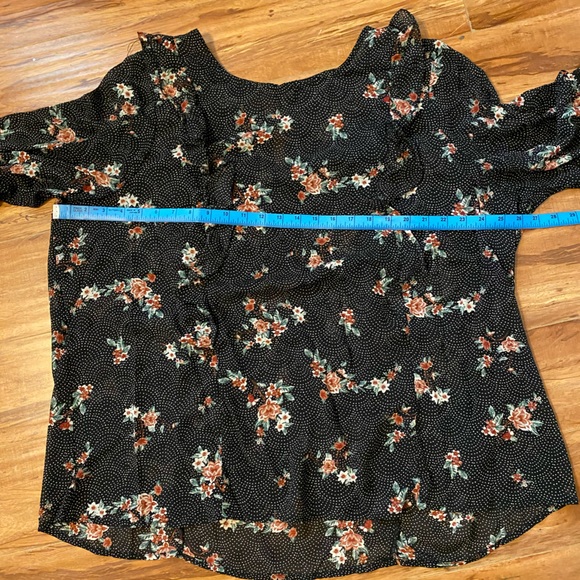 TORRID Sheer floral and polka dot ruffle blouse - Picture 4 of 12